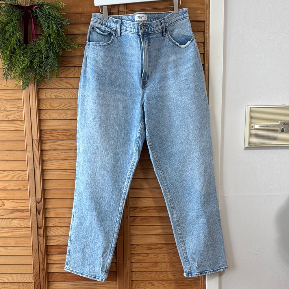 Abercrombie & Fitch The 90’s Straight Ultra High Rise Curve Love